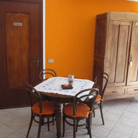 Bed & Breakfast Il Gelso 'd La Costa Lesegno